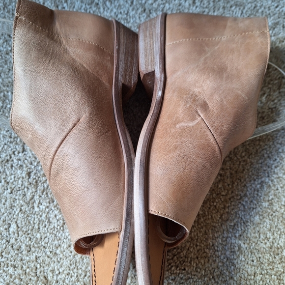 NWOT Free People Mont Blanc Asymmetrical Sandals Tan Womens size 38 - Picture 6 of 8